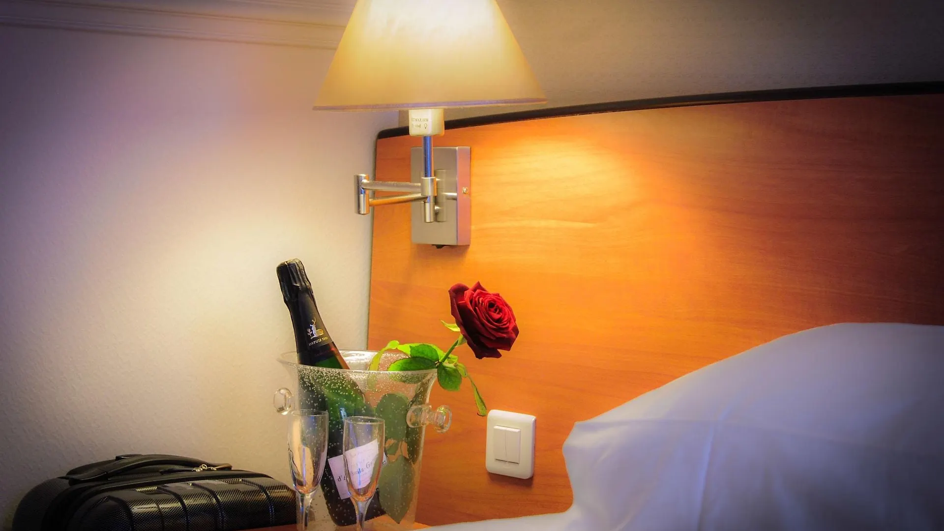 Hotel Eden Montmartre Paris