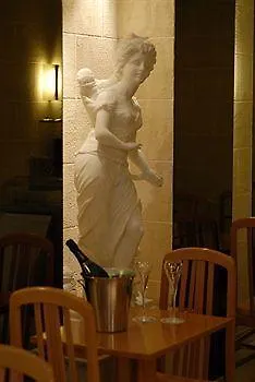 ***  Hotel Eden Montmartre Paris France