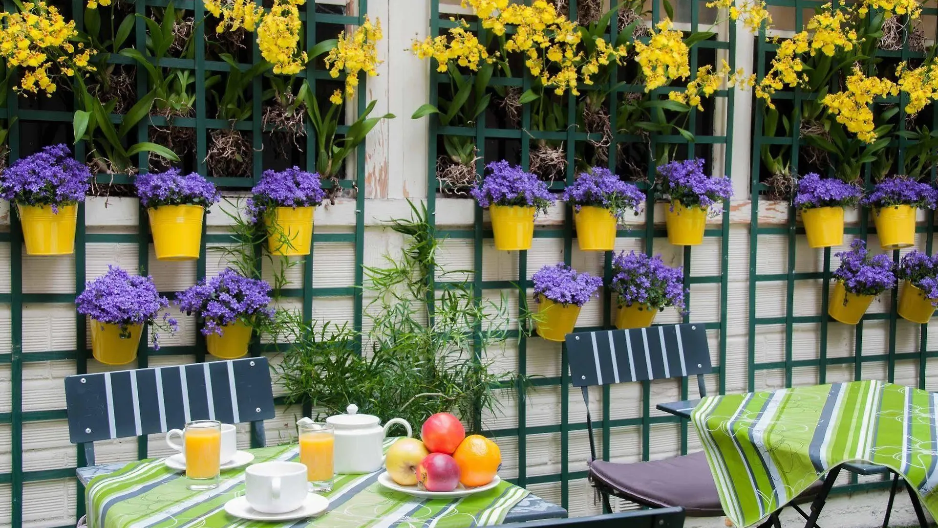 ***  Hotel Eden Montmartre Paris France